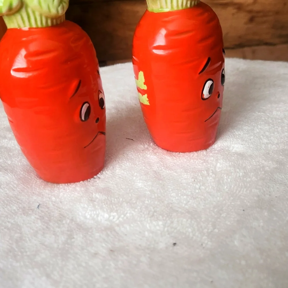 Vintage Salt and Pepper Shakers Anthropomorphic Ceramic Made In Japan